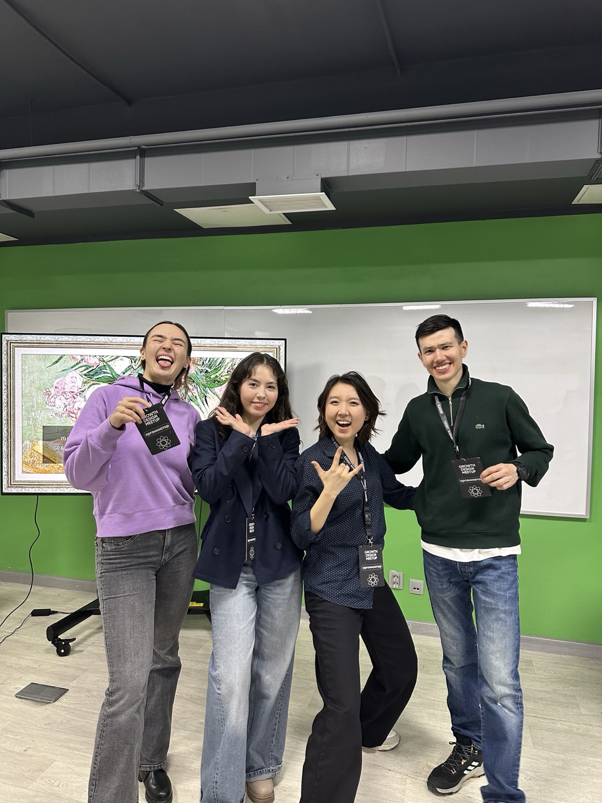 Group photo at the Growth Design Meetup