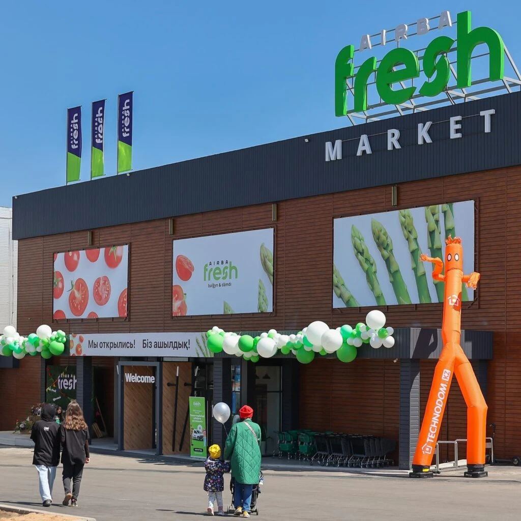 AirbaFresh Market storefront on opening day